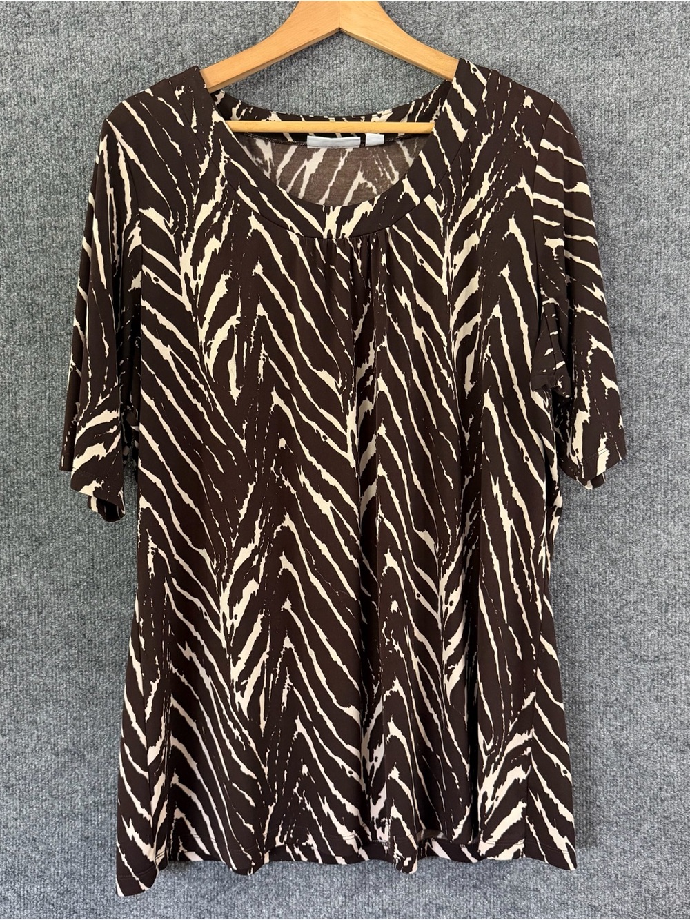Susan Graver Womens 1X Top Liquid Knit Zebra Animal Print Brown Beige Short Slee